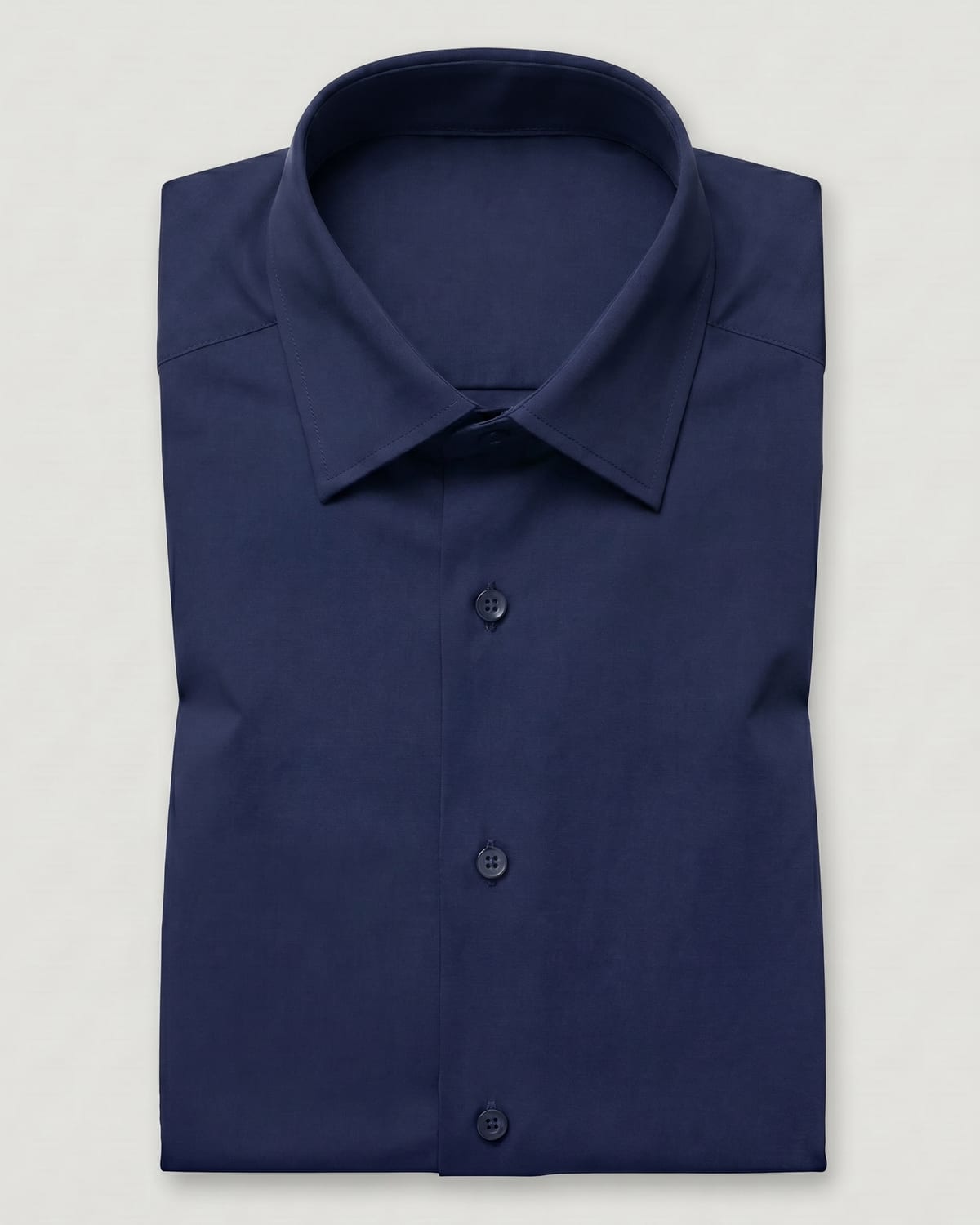 חולצת Signature Oxford בצבע נייבי — מקופלת